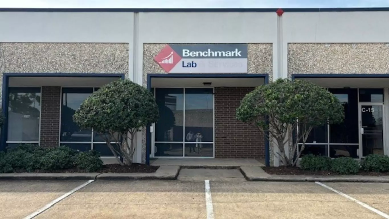 Benchmark Lab, Houston, TX